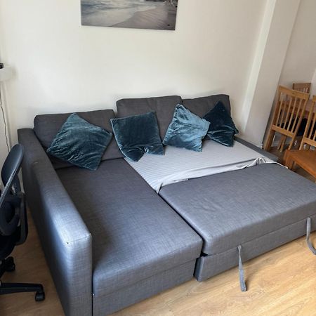 One Bedroom Apartment In Tower Bridge Road 런던 외부 사진