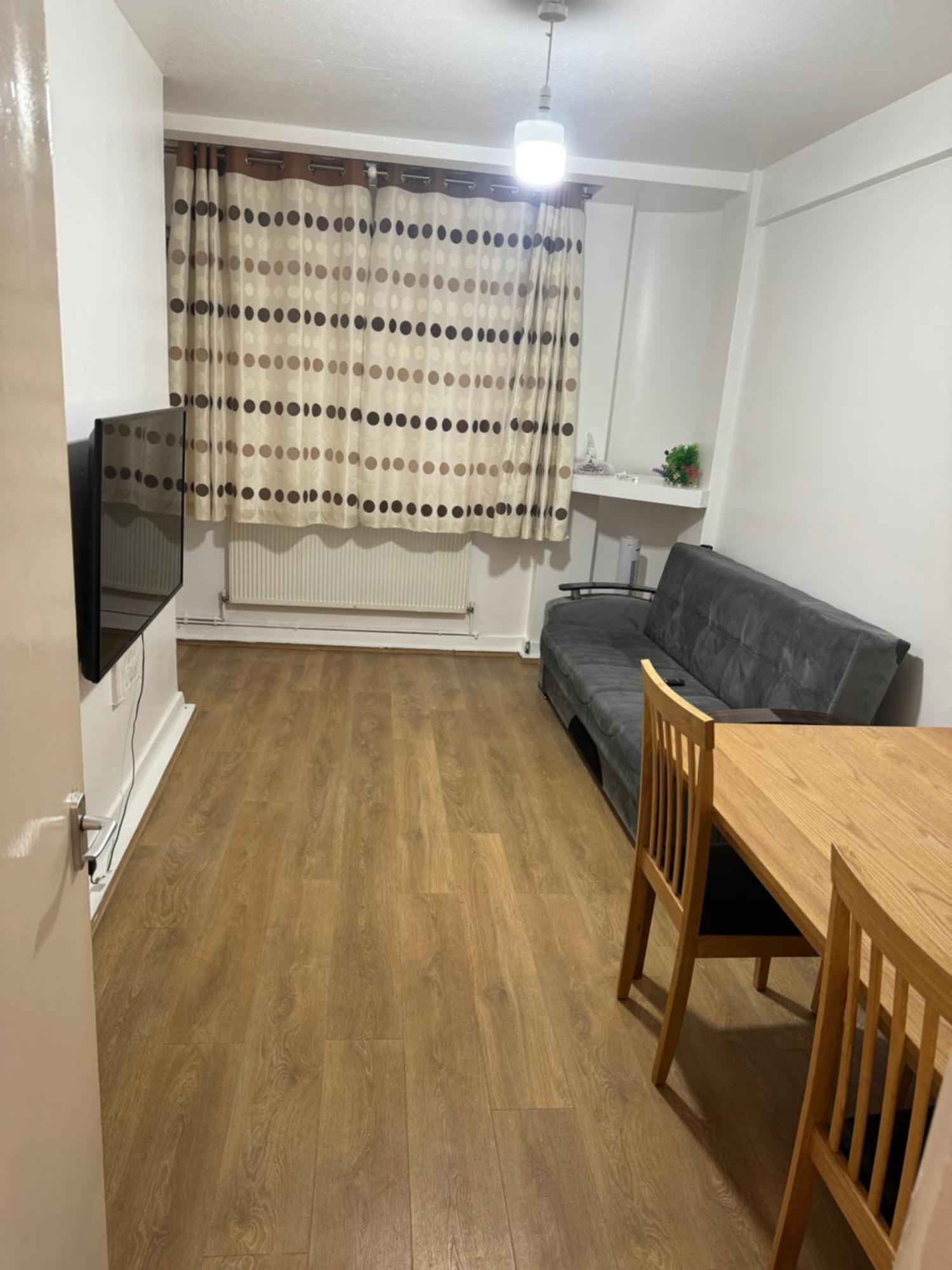 One Bedroom Apartment In Tower Bridge Road 런던 외부 사진