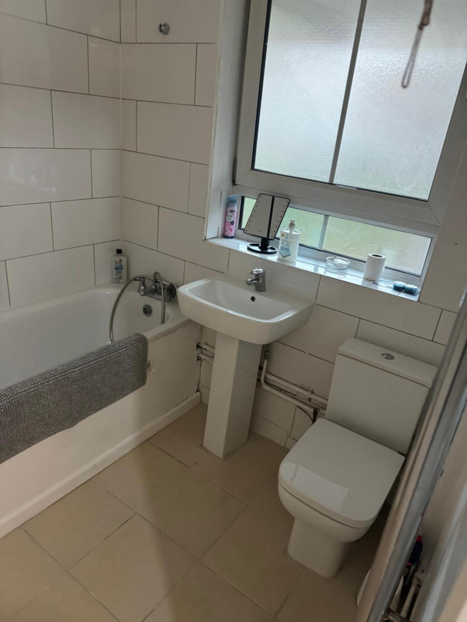 One Bedroom Apartment In Tower Bridge Road 런던 외부 사진