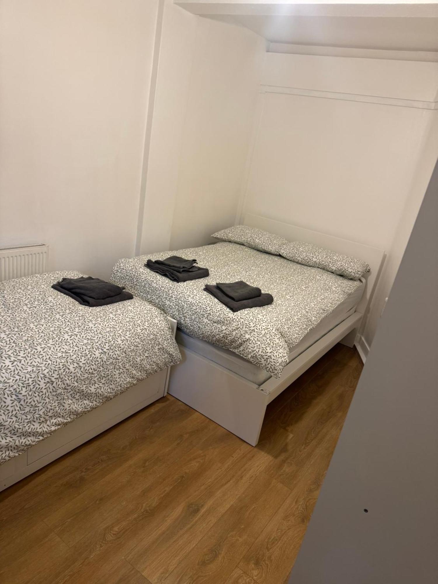 One Bedroom Apartment In Tower Bridge Road 런던 외부 사진